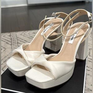 NEW Nina Stacie Ivory Satin Block Heel - Size 9